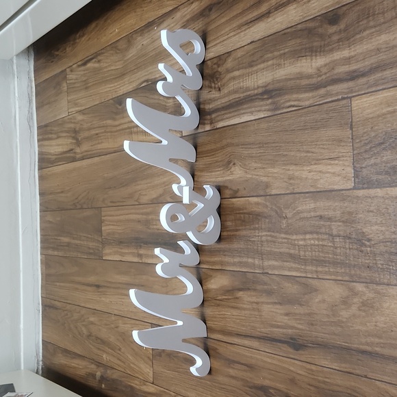 Mr. & Mrs. Sweetheart Table Signs - Picture 1 of 6